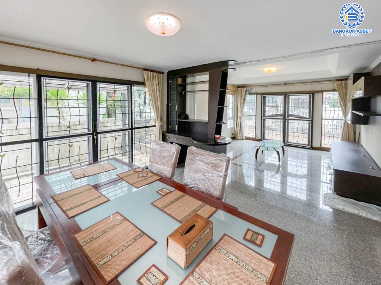 *****บ้านเดี่ยวมือสอง ม.ศุภาลัย ออคิดปาร์ค สุขาภิบาล5  เนื้อที่ 67 ตร.ว. ฟังก์ชัน 3 ห้องนอน 2 ห้องน้ำ จอดรถได้ 2 คัน บนทำเลเชื่อมต่อหลายเส้นทาง ถ.รามอินทรา ถ.สายไหม และถ.พหลโยธิน ใกล้สนามบินดอนเมือง ทางด่วน "รามอินทรา" และรถไฟฟ้าสายสีเขียว "สถานีสายหยุด"